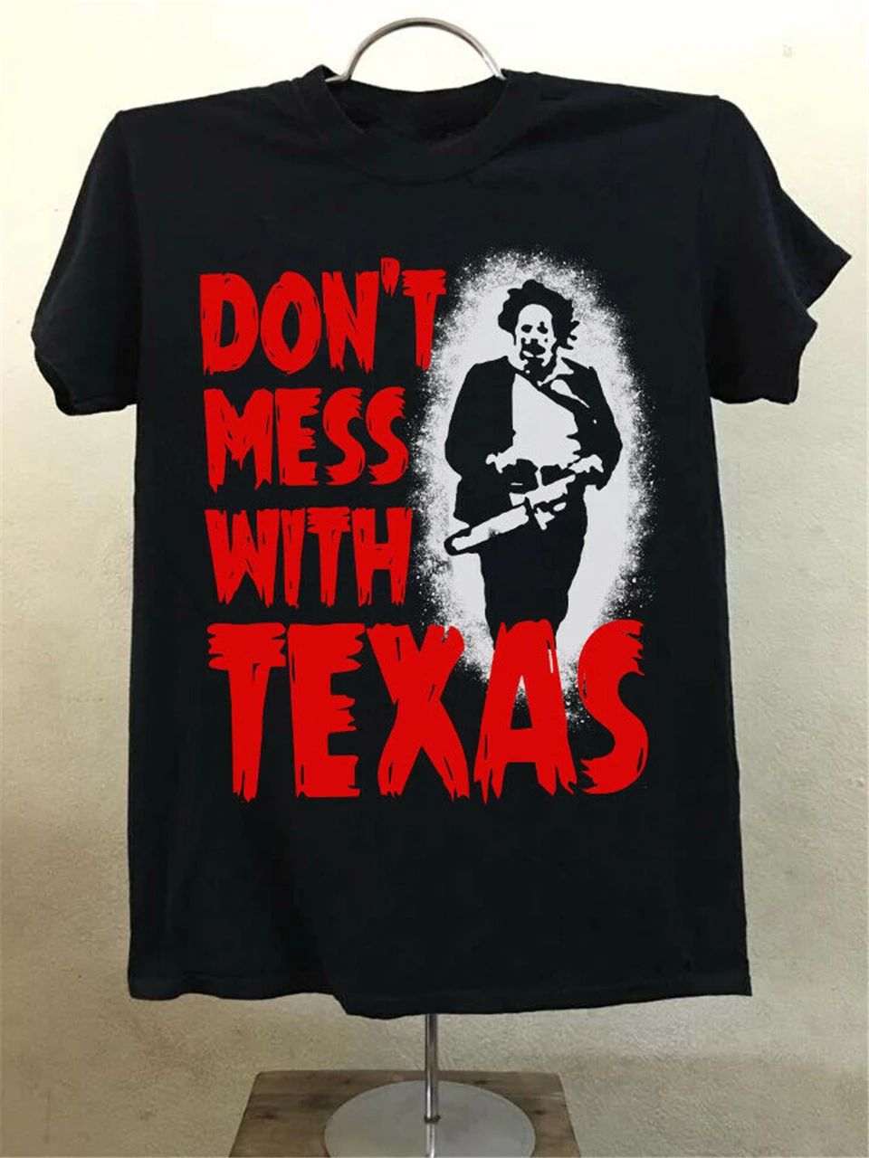 Не связывайтесь с Texas Leatherface Хэллоуин черная футболка подарок для мужчин и женщин.