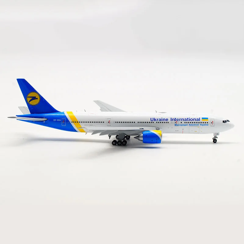 16 см 1/400 Boeing 777 украинские Международные авиалинии самолет с базой и колесами Литой Сплав самолет шасси модель самолета