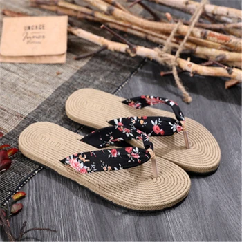 

2020 Beach Shoes For Women Summer Floral Slippers Brand Beach Shoes Breathable Light Casual Sandals Water Sports Beachwear