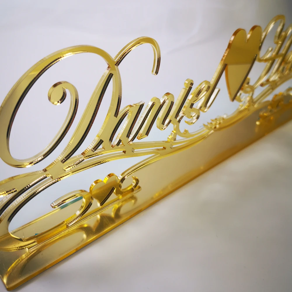 Custom wedding table centrepieces sign Personalized Mirror Rose Gold Silver Name for Table Decor Acrylic Tableshow Wedding Decoration on Desktop (2)
