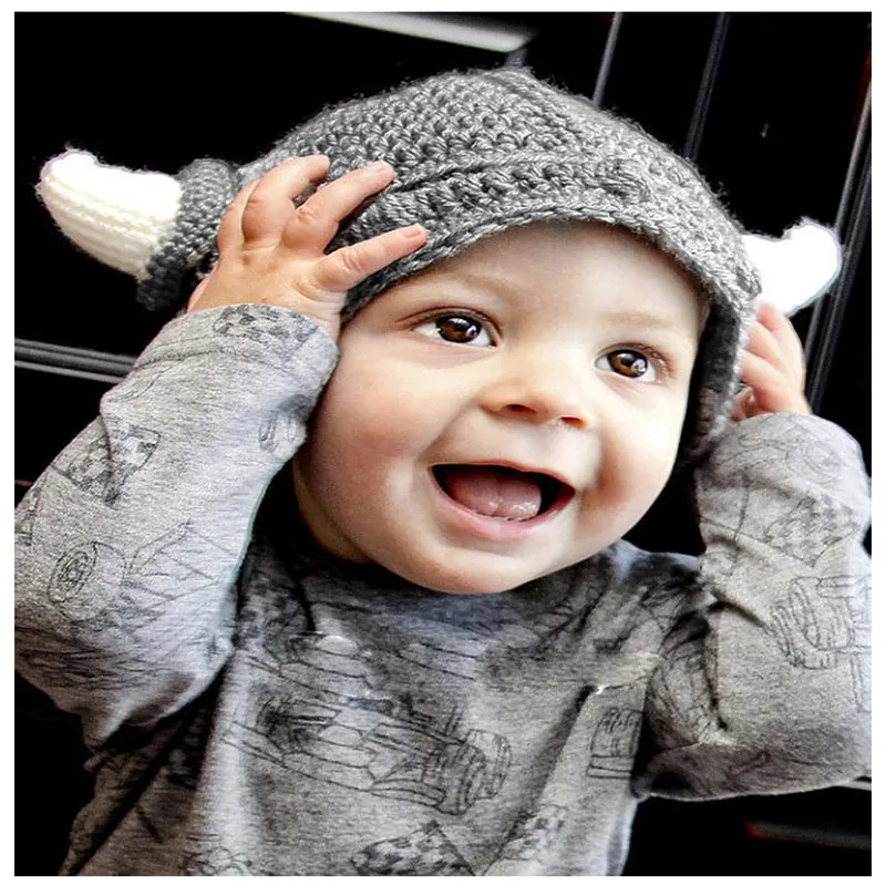 Pudcoco бренд младенческой ребенок мальчик зимняя шапка теплая ручной работы крючком шапки ребенок рога викингов шапка вязанные шапки Snapback Swag Skullie шапки