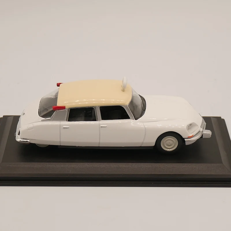 Модель автомобиля Leo 1:43 Citroen ID 19 1968 Paris Taxi коллекционные игрушки из сплава|Наземный