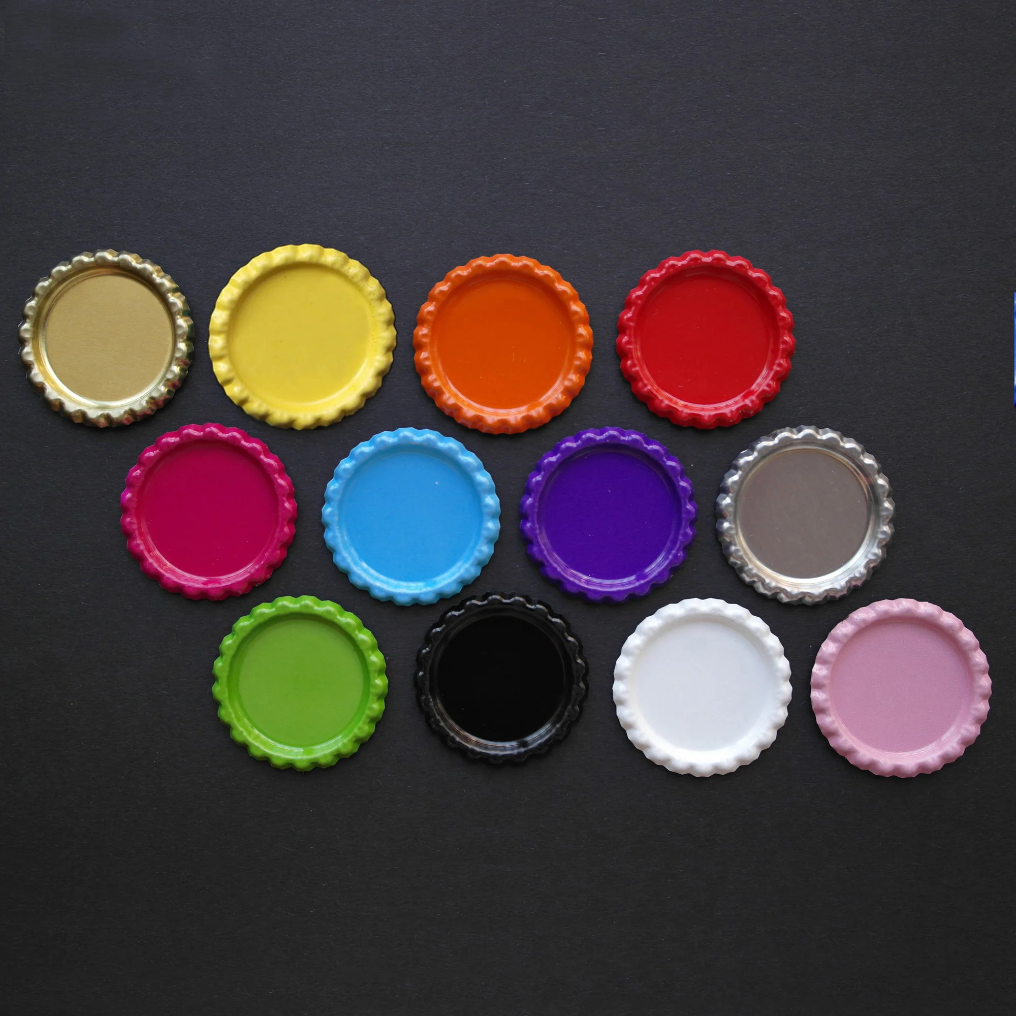 Free Shipping 50 pcs/lot 1 inch 25mm Colored flattened bottle caps Flat Bottlecaps for Jewelry Crafts Without Hole 12 Colors | Дом и сад