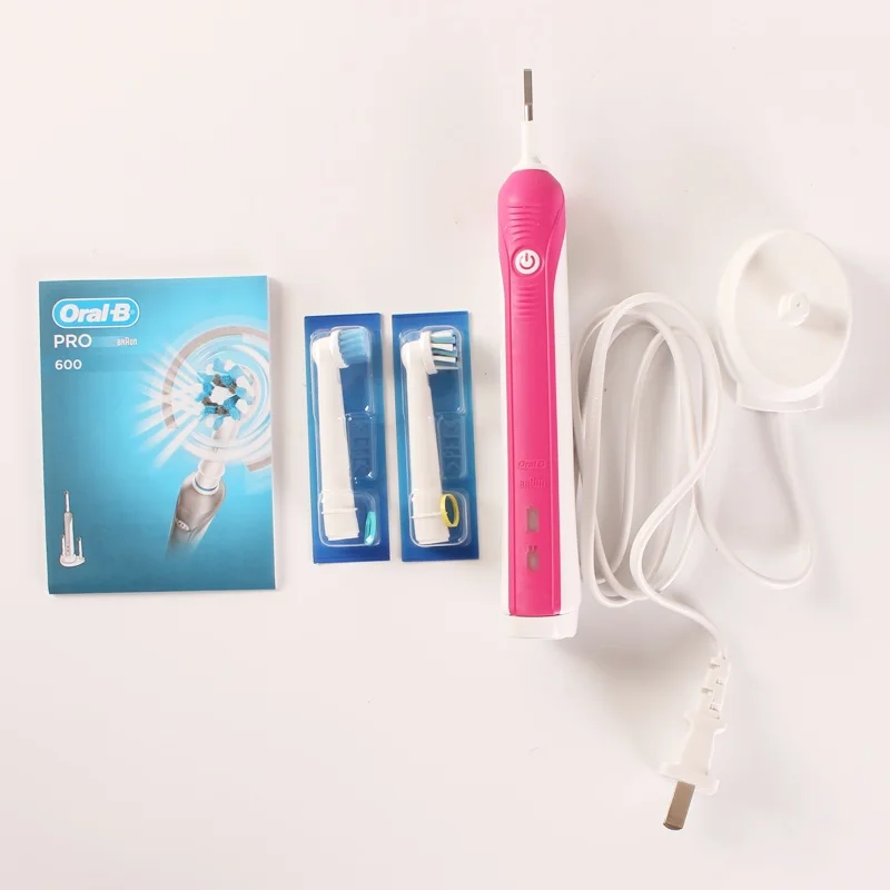 Электрическая зубная щетка Oral B Pro600 перезаряжаемая 100% водонепроницаемая с 2