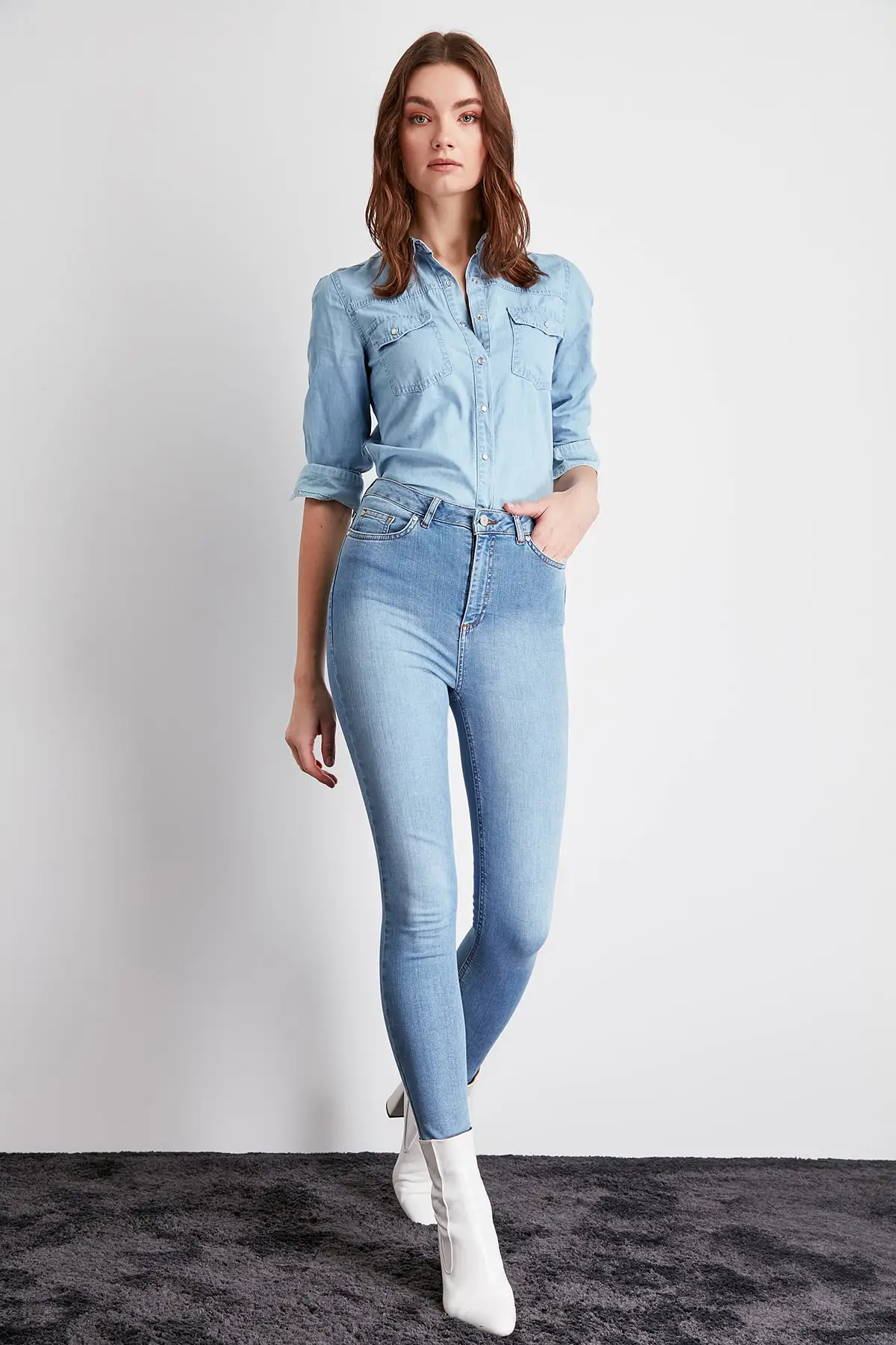

Trendyol High Waist Skinny Jeans TWOSS20JE0100