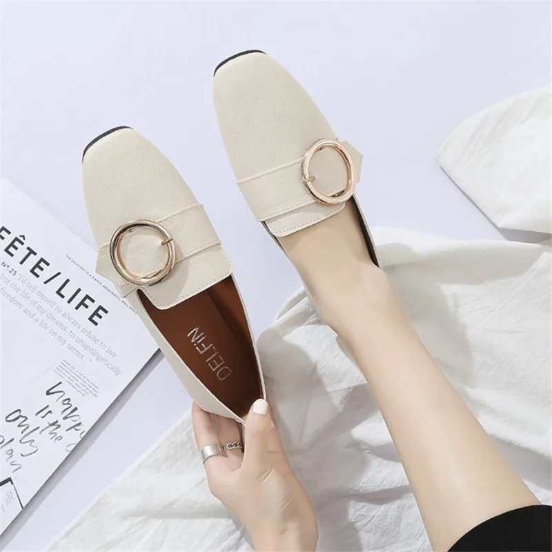 Новинка осени с металлической пряжкой обувь на плоской подошве удобная мягкая