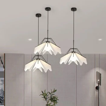 

New Nordic creative restaurant cafe chandelier simple personality stylish bedroom living room decoration dining table chandelier