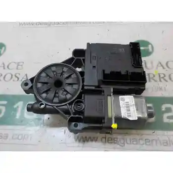 

WINDOW MOTOR FRONT LEFT VOLKSWAGEN PASSAT SALOON (3C2) 0130822451 VWAG. 3C0959793 BROSE 981676135 3C0959701 24 PIN