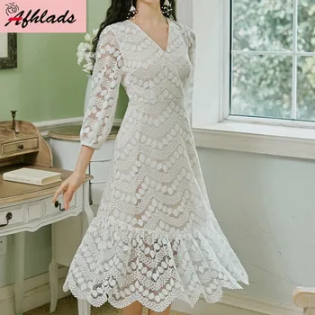 

V-neck White Lace Women Loose Dress 2020 Spring And Summer New Sweet Holiday Holiday Hollow Out Patchwork Knee-Length Dress