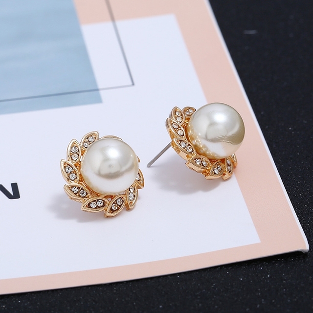 Sweet Hollow Round Imitation Peals Hanging Earrings For Women Trendy Temperament Earrings Wedding Jewelry Girl Gift