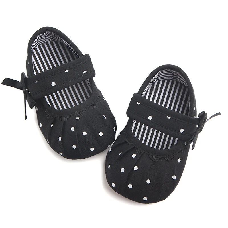 Обувь для маленьких девочек; хлопковые детские первые ходунки с мягкой подошвой; Детские кроссовки с принтом в горошек; Тканевая обувь для новорожденных; детская обувь для кроватки