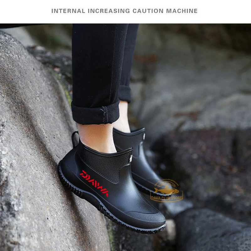 Sapatos de Pesca à Prova Botas de Chuva ao ar Daiwa Homens Antiderrapante Dwaterproof Água Mulher Pesca Curto Tubo Livre Escalada Respirável Tornozelo Botas 2020 12 à prova dwaterproof água mulher pesca curto