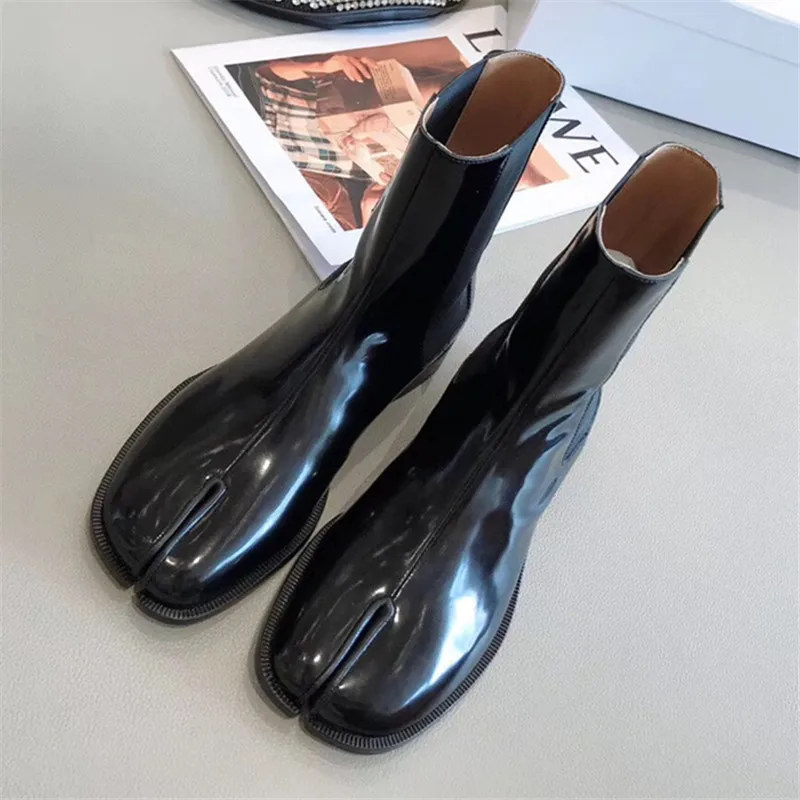 

2020 New Fashion Split Toe Women Ankle Boots Genuine Leather Military Botas Mujer Short Motorcycle Boots Flat Chelsea Boot