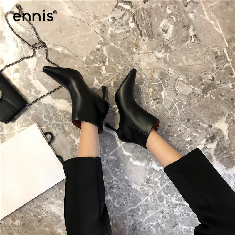 Эннис дизайнерские острый носок сапоги на шпильках Для женщин ботинки из натуральной кожи высокий тонкий каблук молодежные ботинки белого цвета на молнии туфли-лодочки A9195