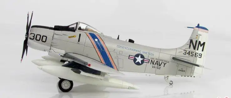 Хобби мастер Дуглас A-1H Skyraider Буно 134569 VA-52 рыцарь всадники USS Ticonderoga Лето 1967 1/72 литье под давлением модель самолета