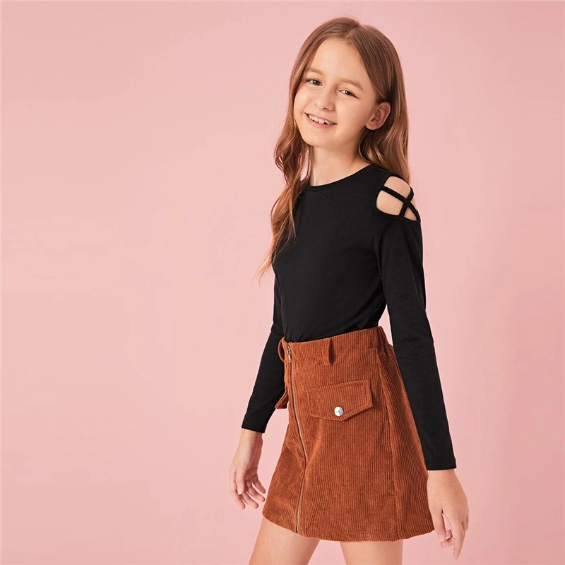 SHEIN Kiddie Black Solid Criss Cross Shoulder Casual T-Shirt Kids Top Autumn Long Sleeve Skinny Teenagers Cut Out Tees