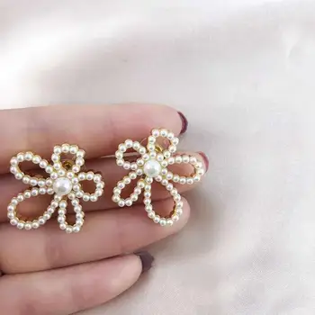 

Brand Design Vintage Plum Blossom Flower Natural Pearl Stud Earring Personality Women Earrings Bridal Wedding Party Jewelry
