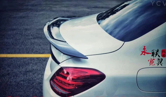 For Benz C W205 Spoiler RT style C180 C200L C300L- High Quality carbon fibre Material Car Rear Wing