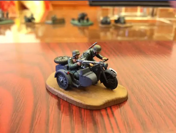 Супер Мини 1:72 фигурка из смолы окрашенная немецким мотоциклом фотоигрушка |