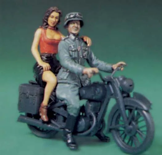unpainted German soldiers World War II 1:35 resin figures model kit E102 