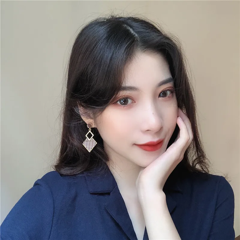 best Trendy Earrings Korean Temperament Simple Houndstooth Square Clip on Earrings Fashion Geometric Rhombus Clip on Earrings No Piercing for Women trendy earrings men