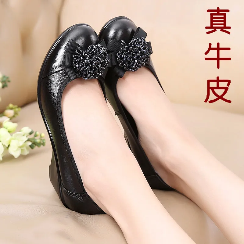 

Autumn Mom Shoes Middle-aged Semi-high Heeled Slanted Heel WOMEN'S Leather Shoes Shallow Mouth Shoes Soft Bottom Large Size roun