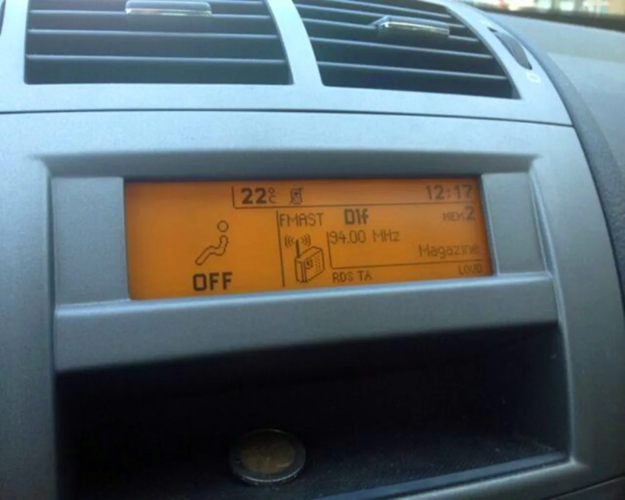 Vendita Calda Supporto Schermo Usb Dual-Zone Air Bluetooth Display Monitor Giallo 12 Pin Per Peugeot 307 407 408 Citroen C4 C5 Schermo