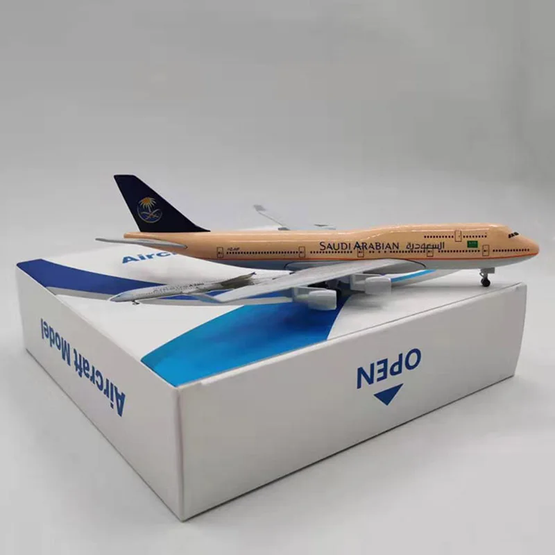 1/400 масштаб 20 см Boeing 747 B747 модель SAUDI ARABIAN AIRLINES w база шасси сплав самолет коллекционный дисплей игрушка Подарки