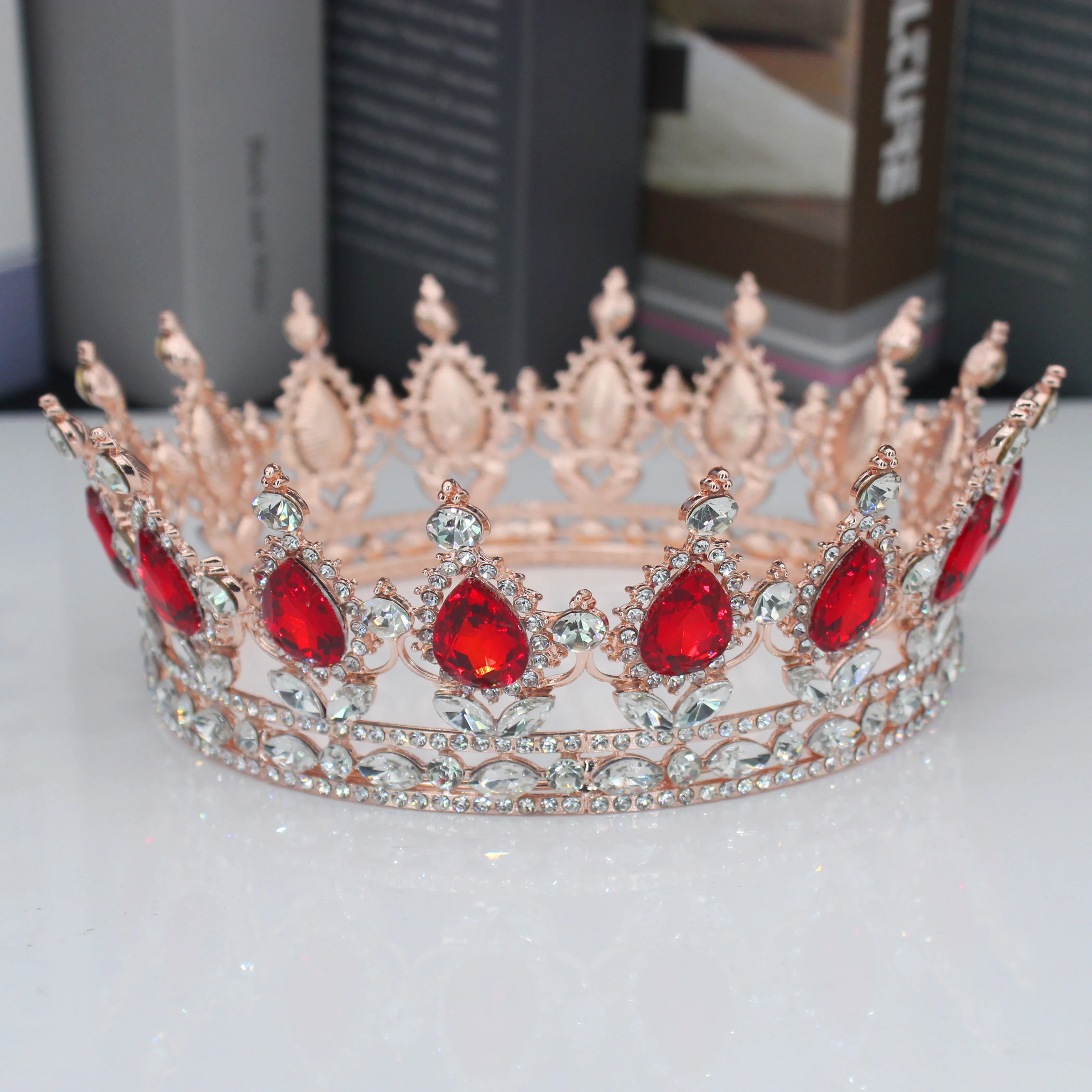 Женская корона из металла. Диадема готика. Тиара бавария. Тиары рании. Тиара снежной королевы.