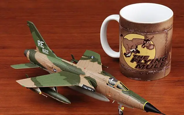 Хобби мастер Республика F-105D Thunderchief USAF 355th TFW 44-й TFS#59-1882 польский планер Don Kutyna 1/72 литье под давлением модель самолета