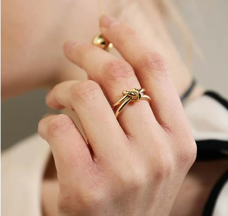 Minimalist Knot Ring In Gold And Silver For Men And Women_voghion.com