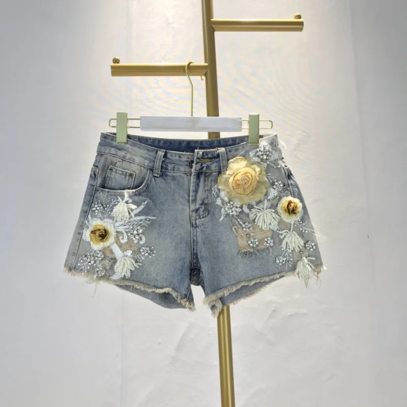 

European Station 2020 Summer New Hole Denim Shorts Female Embroidery 3d Flower Beaded Wide Leg Raw Edge Hot Jeans Jfmhrx