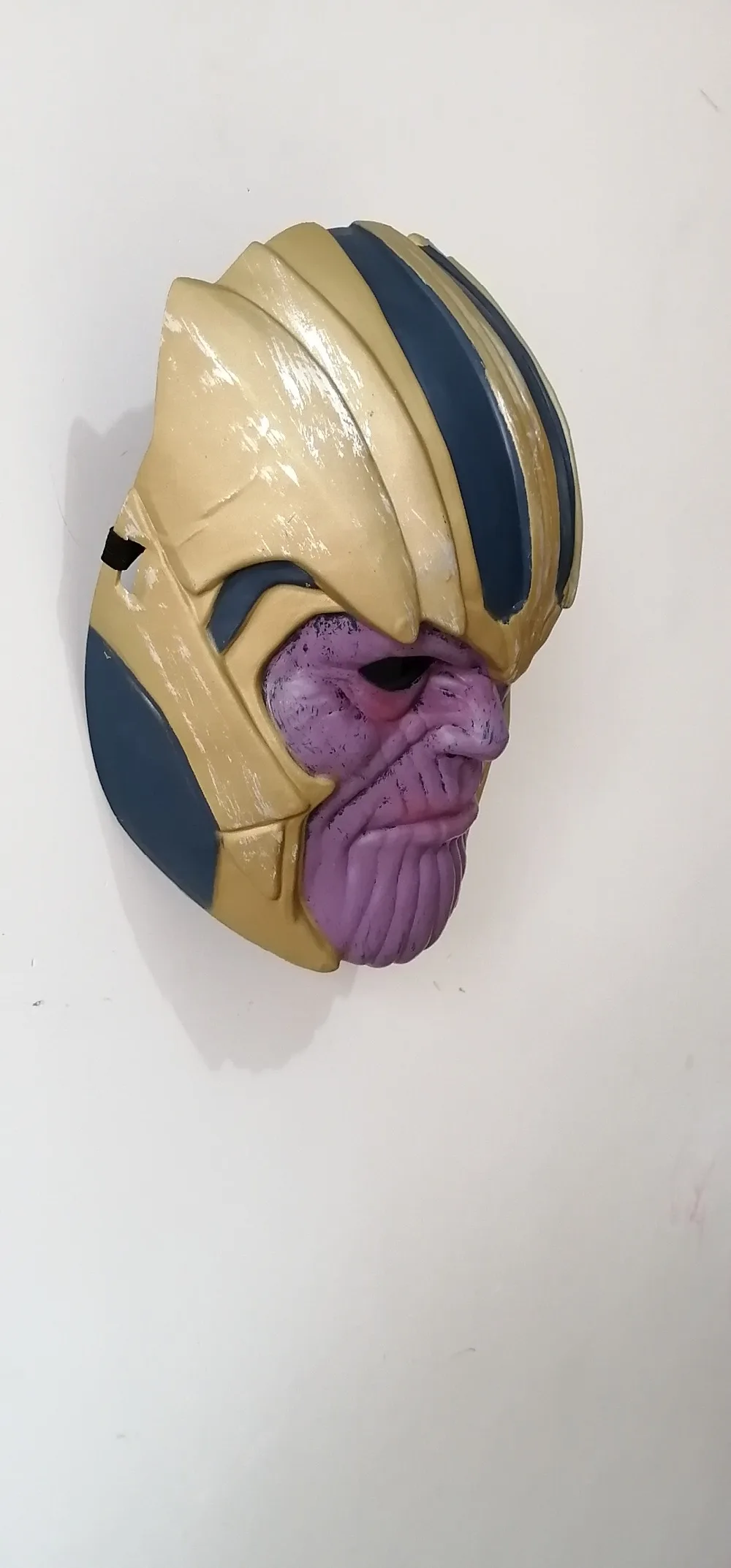 Thanos mask 侧面