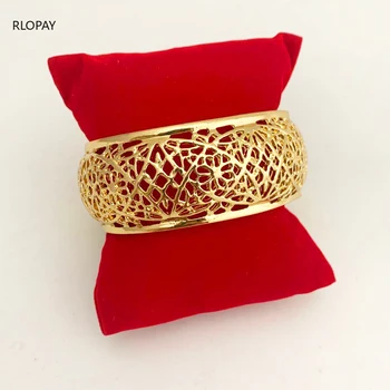 

New Hollow Flower Bangles for Women Luxury Womens Bracelets 2020 Side Open Cuff Bracelets Wide Ladies Hand Bangles