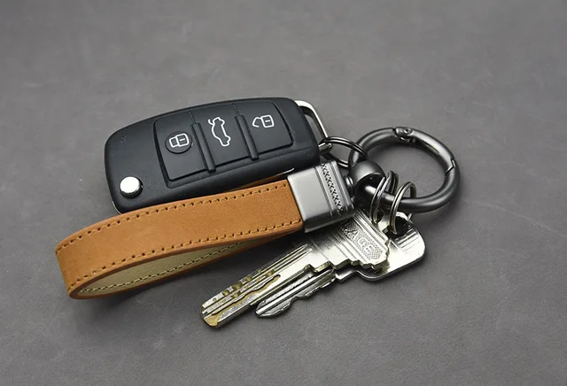 Luxurious leather keychain - Vaja