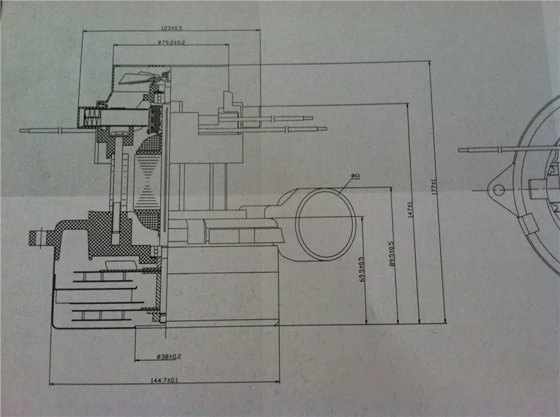 2476610117_1944683090