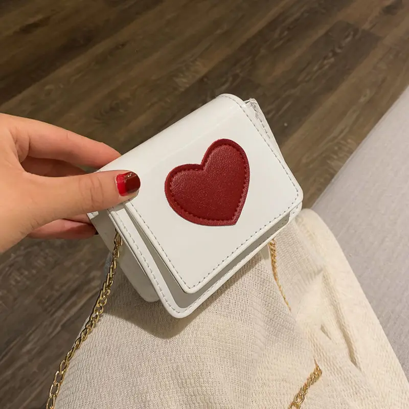 

Fashion Women Flap Bag Chain Shoulder Strap Bag Small Handbags For Student Girls With Heart LOGO Decoration 4 Colors Choose