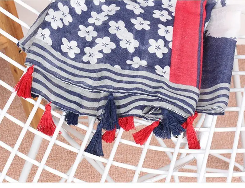 4540844745_590449100