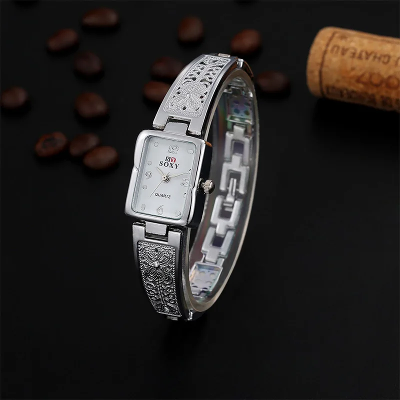 

Women Vintage Watches New Brand SOXY Elegant Luxury Quartz Fashion Rectangle Dial Watch Carved Patterns Bracelet Casual WristWat