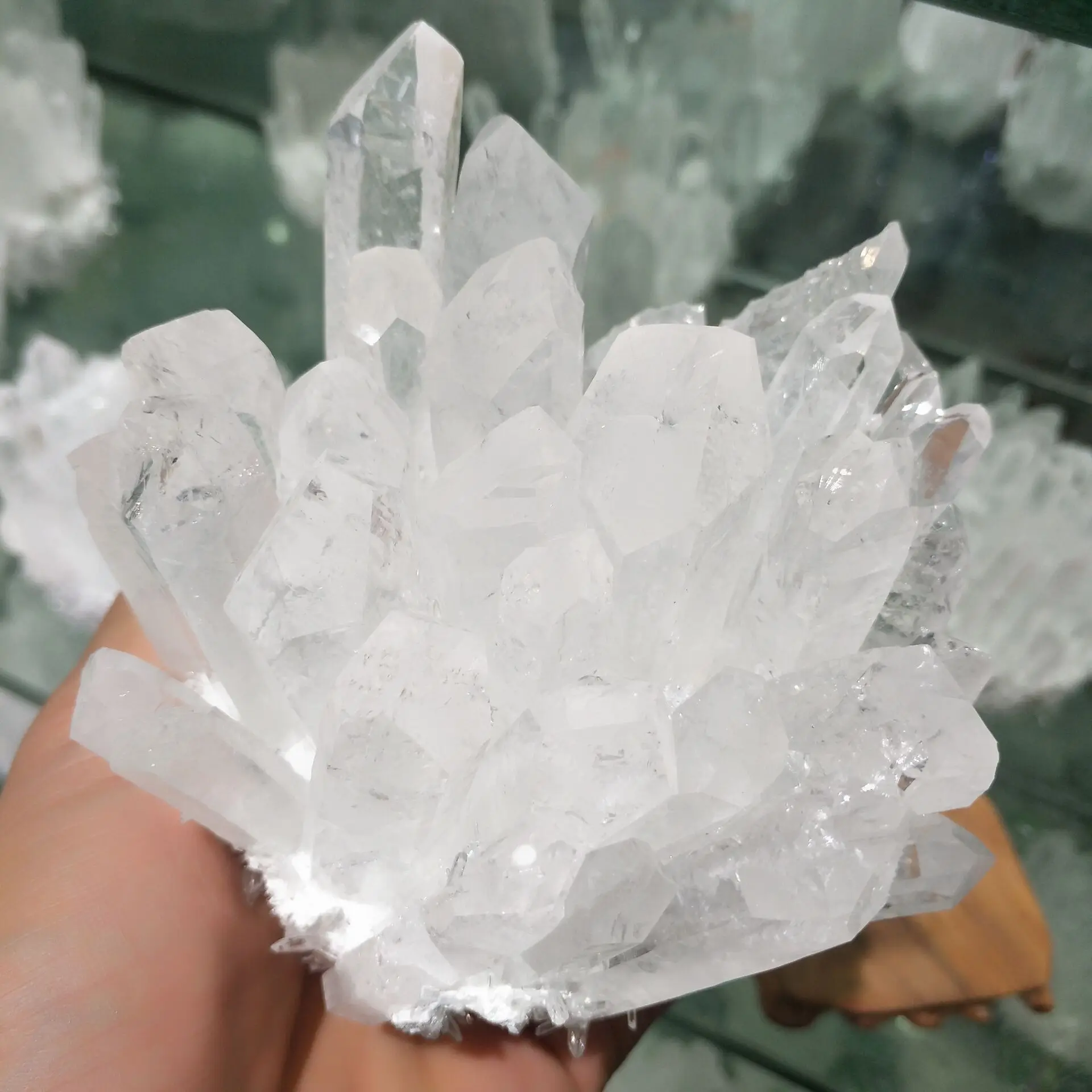 700g Natural transparent white crystal cluster natural crystal reiki healing