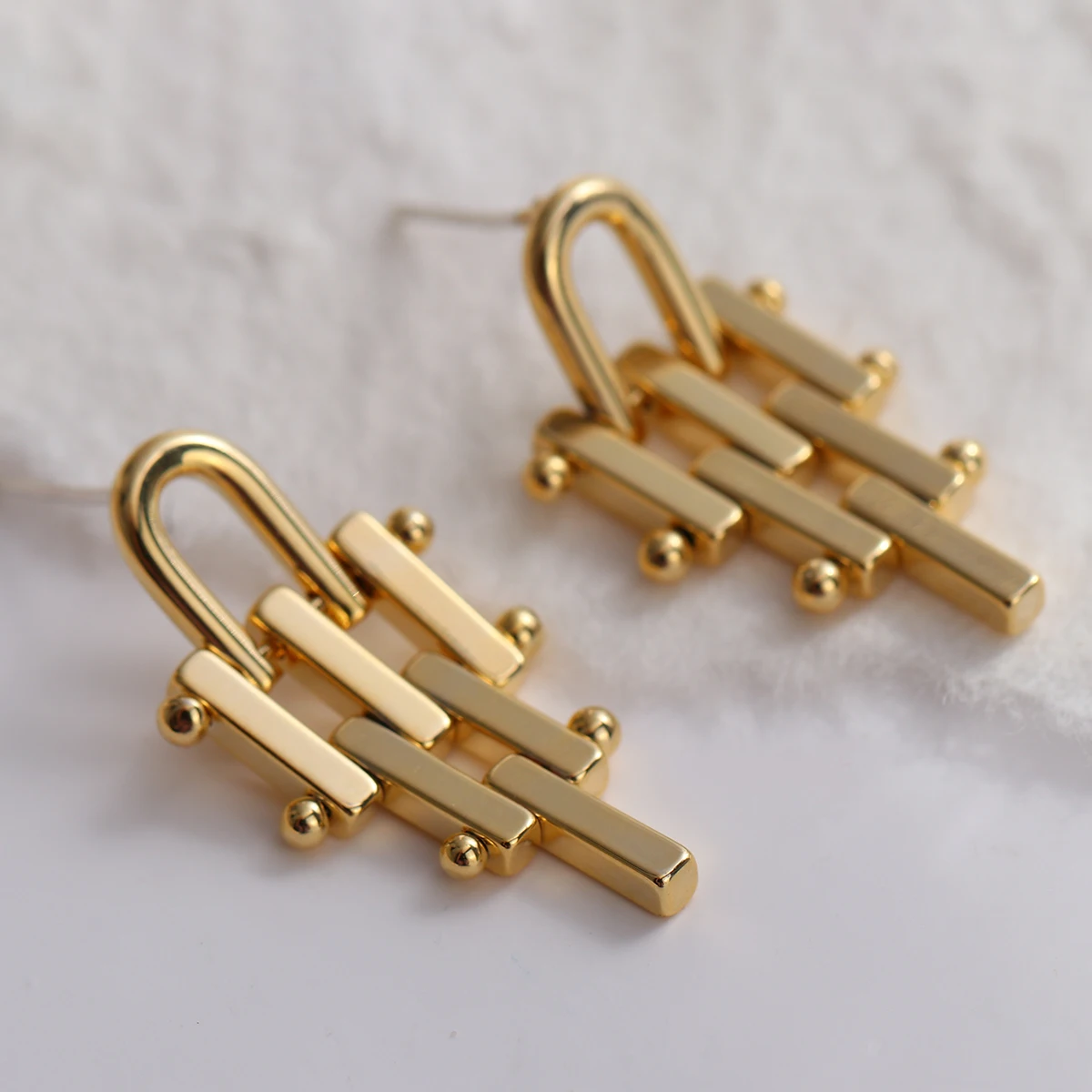 AENSOA Fashion Metal Geometric Women Drop Earrings Unique Design Hollow Dangle Earrings for Women Girls Punk Earrings Brincos