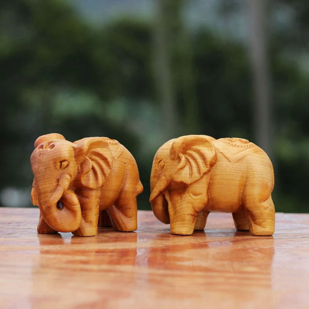 Thuja Wood Elephant Miniature Figurines Decoration