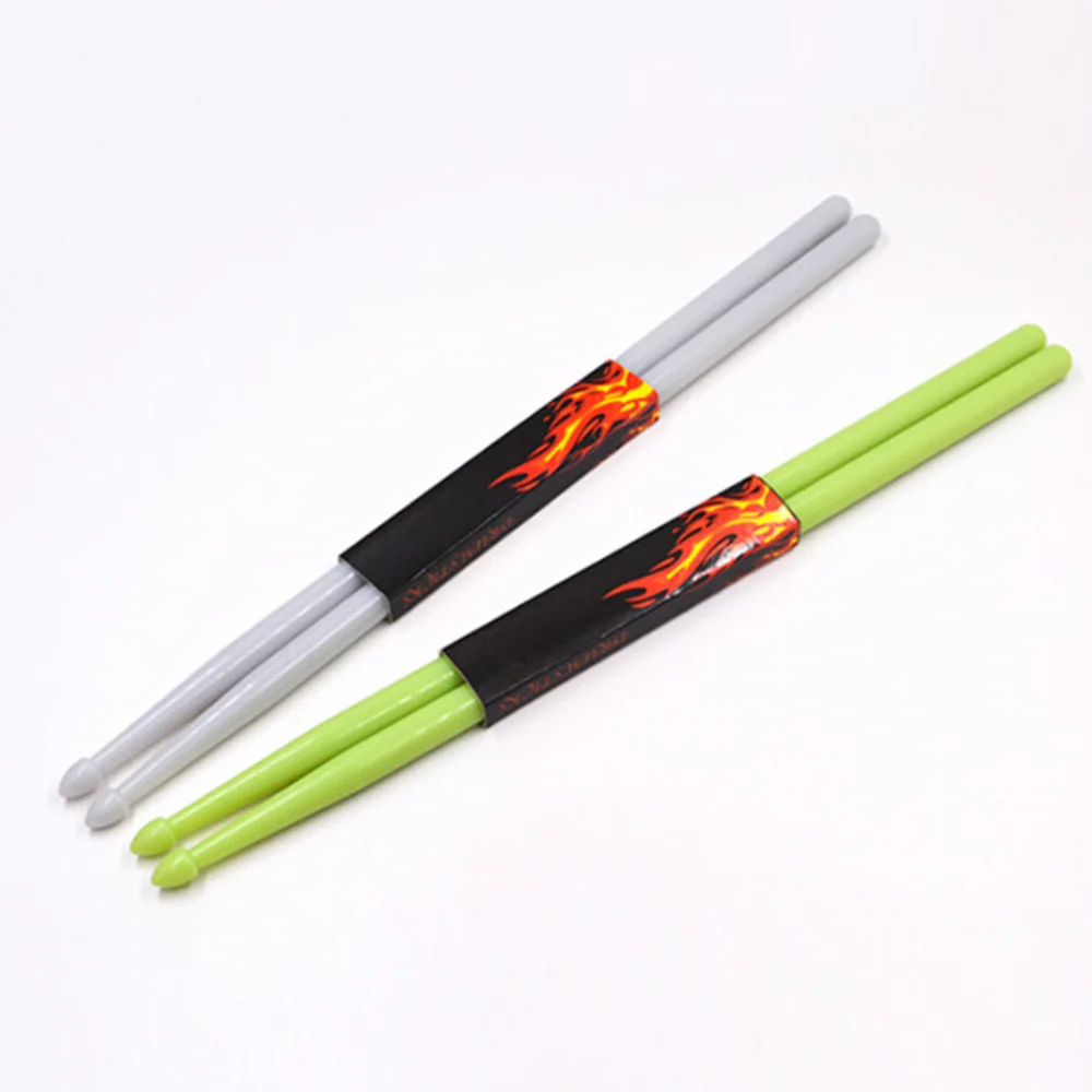 2 pcs Noctilucent Drumstick Glow In The Dark Stage Performance Luminous Drumsticks 4 Colors Optional for Percussion Instruments