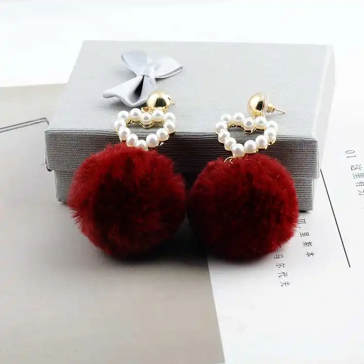 Серьги в форме сердца с помпоном из кроличьего меха для женщин, уникальные мягкие серьги с помпонами из крошечного стимулирующего жемчуга, ювелирное изделие, милый Рождественский подарок - Окраска металла: red