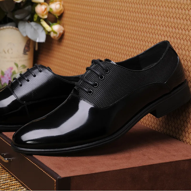 

Pop Casual Men Shoes Pointed Men Formal Leather Shoes Real Leather Wedding Shoes High Quality Lace Up Business Footwear