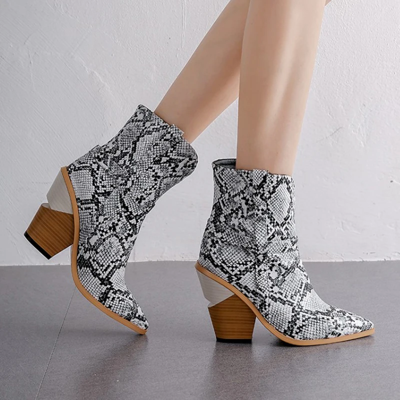 

Pointed Toe Western Cowboy boots Chelsea Ankle Boots Short Plush Cowgirl Boots Wedge Heel Botas Feminino Winter Women Shoes