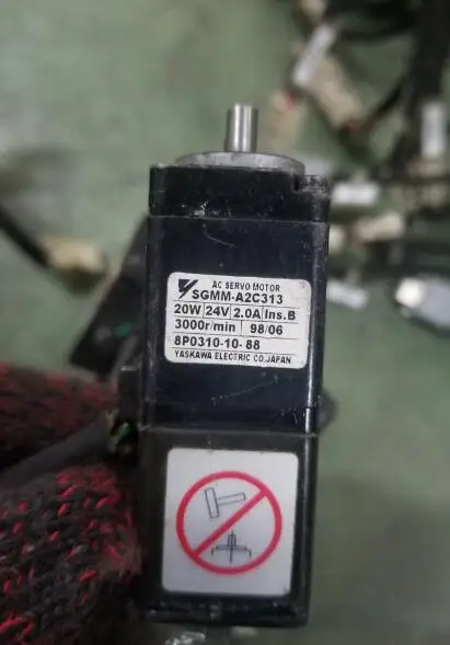 Серводвигатель SGMM-A2C313, б/у один, 90% ВНЕШНИЙ ВИД, 3 месяца гарантии