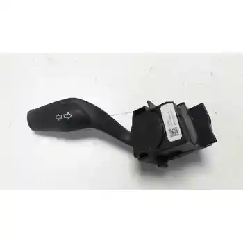 

AV6T13335AB COMMAND FLASHING FORD FOCUS LIM. (CB8)