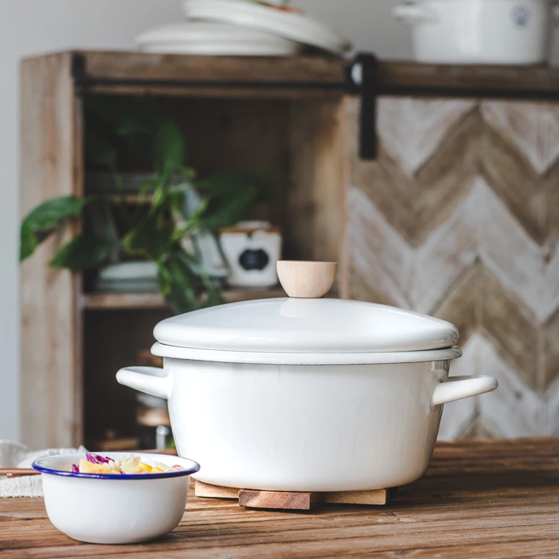 Porcelain enamel pear shaped white soup pot with lid household