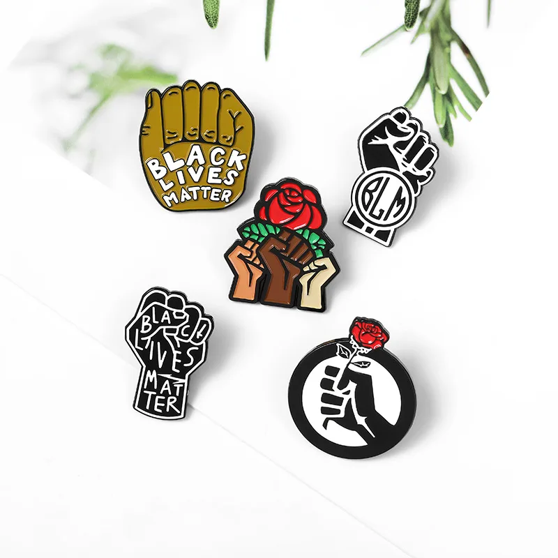 创意卡通饰品滴油胸针团结握拳造型合金胸针字母玫瑰徽章5